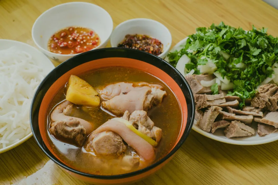 Chỗ để xe và giữ đồ